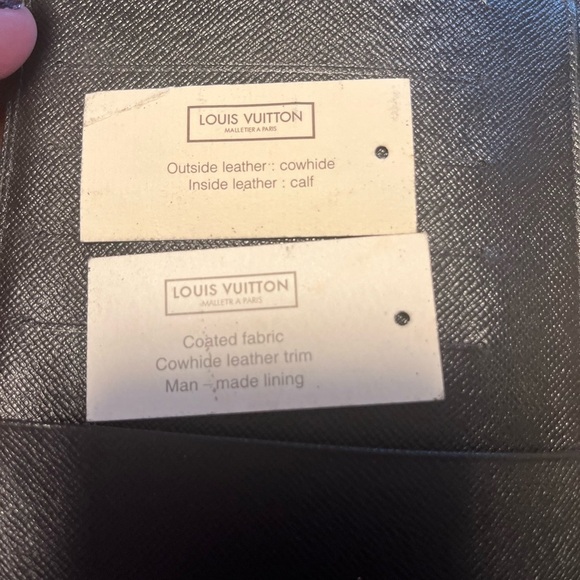 Louis Vuitton EPI Red Leather Agenda MM (Medium size) - Picture 16 of 16